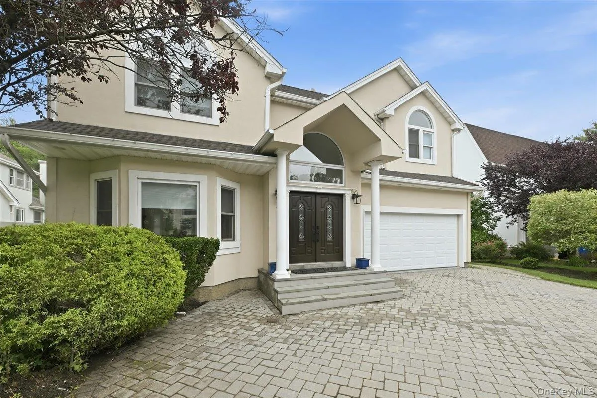 7 Laurel Lane, North Hempstead, NY, 4 Bedrooms Bedrooms, 8 Rooms Rooms,2 BathroomsBathrooms,Residential,For Rent,Laurel,0,1028873 7 Laurel Lane, North Hempstead, NY, 4 Bedrooms Bedrooms, 8 Rooms Rooms,2 BathroomsBathrooms,Residential,For Rent,Laurel,0,1028873
