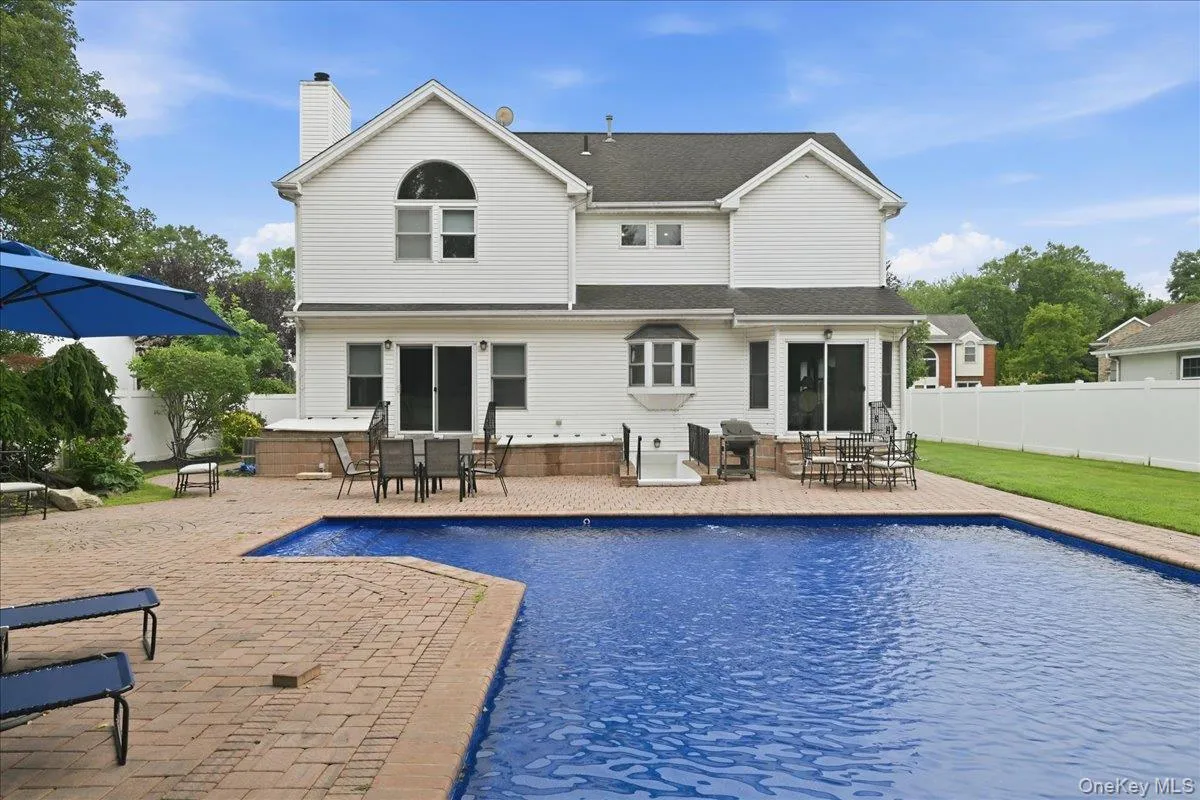7 Laurel Lane, North Hempstead, NY, 4 Bedrooms Bedrooms, 8 Rooms Rooms,2 BathroomsBathrooms,Residential,For Rent,Laurel,0,1028873 7 Laurel Lane, North Hempstead, NY, 4 Bedrooms Bedrooms, 8 Rooms Rooms,2 BathroomsBathrooms,Residential,For Rent,Laurel,0,1028873