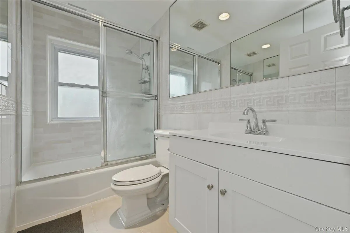 7 Laurel Lane, North Hempstead, NY, 4 Bedrooms Bedrooms, 8 Rooms Rooms,2 BathroomsBathrooms,Residential,For Rent,Laurel,0,1028873 7 Laurel Lane, North Hempstead, NY, 4 Bedrooms Bedrooms, 8 Rooms Rooms,2 BathroomsBathrooms,Residential,For Rent,Laurel,0,1028873