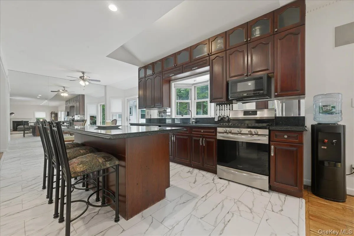 7 Laurel Lane, North Hempstead, NY, 4 Bedrooms Bedrooms, 8 Rooms Rooms,2 BathroomsBathrooms,Residential,For Rent,Laurel,0,1028873 7 Laurel Lane, North Hempstead, NY, 4 Bedrooms Bedrooms, 8 Rooms Rooms,2 BathroomsBathrooms,Residential,For Rent,Laurel,0,1028873