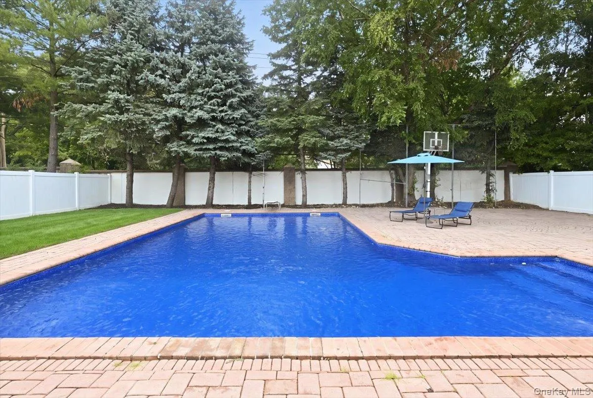 7 Laurel Lane, North Hempstead, NY, 4 Bedrooms Bedrooms, 8 Rooms Rooms,2 BathroomsBathrooms,Residential,For Rent,Laurel,0,1028873 7 Laurel Lane, North Hempstead, NY, 4 Bedrooms Bedrooms, 8 Rooms Rooms,2 BathroomsBathrooms,Residential,For Rent,Laurel,0,1028873