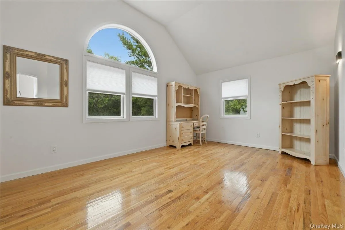 7 Laurel Lane, North Hempstead, NY, 4 Bedrooms Bedrooms, 8 Rooms Rooms,2 BathroomsBathrooms,Residential,For Rent,Laurel,0,1028873 7 Laurel Lane, North Hempstead, NY, 4 Bedrooms Bedrooms, 8 Rooms Rooms,2 BathroomsBathrooms,Residential,For Rent,Laurel,0,1028873