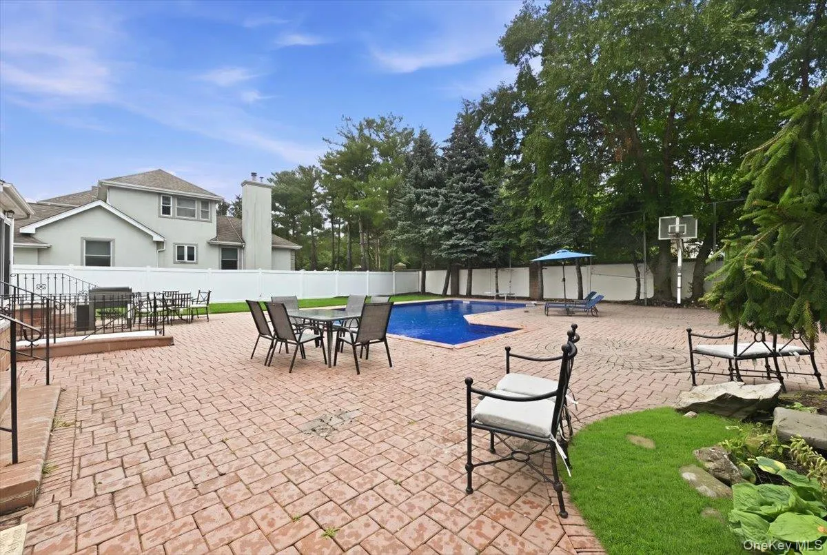 7 Laurel Lane, North Hempstead, NY, 4 Bedrooms Bedrooms, 8 Rooms Rooms,2 BathroomsBathrooms,Residential,For Rent,Laurel,0,1028873 7 Laurel Lane, North Hempstead, NY, 4 Bedrooms Bedrooms, 8 Rooms Rooms,2 BathroomsBathrooms,Residential,For Rent,Laurel,0,1028873