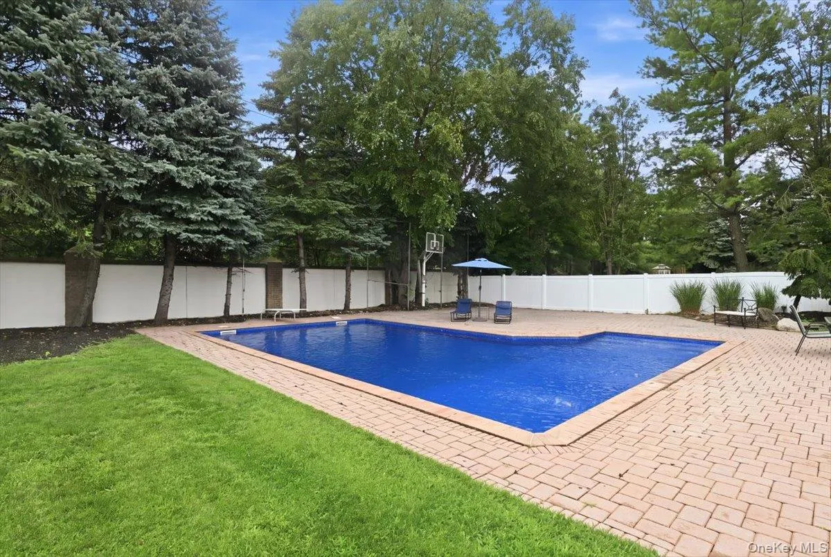 7 Laurel Lane, North Hempstead, NY, 4 Bedrooms Bedrooms, 8 Rooms Rooms,2 BathroomsBathrooms,Residential,For Rent,Laurel,0,1028873 7 Laurel Lane, North Hempstead, NY, 4 Bedrooms Bedrooms, 8 Rooms Rooms,2 BathroomsBathrooms,Residential,For Rent,Laurel,0,1028873