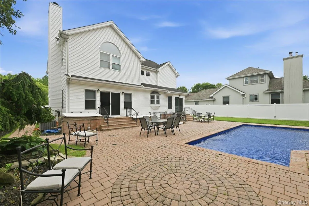 7 Laurel Lane, North Hempstead, NY, 4 Bedrooms Bedrooms, 8 Rooms Rooms,2 BathroomsBathrooms,Residential,For Rent,Laurel,0,1028873 7 Laurel Lane, North Hempstead, NY, 4 Bedrooms Bedrooms, 8 Rooms Rooms,2 BathroomsBathrooms,Residential,For Rent,Laurel,0,1028873