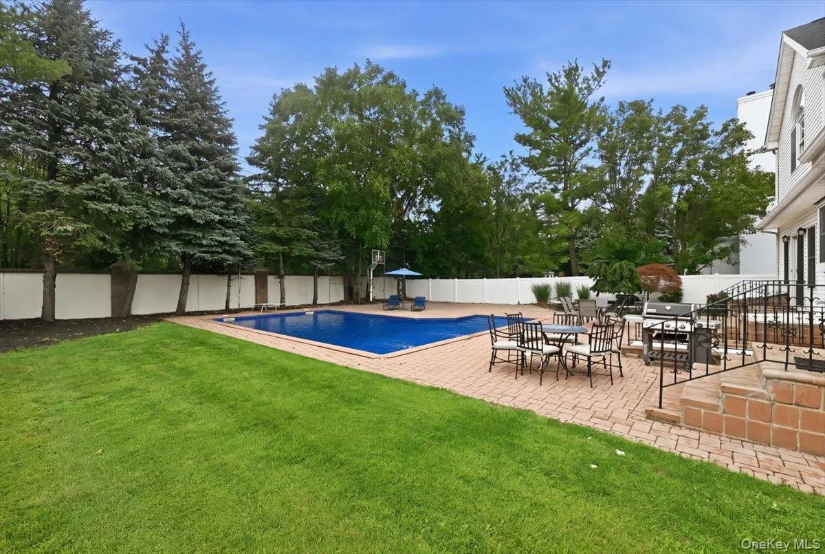7 Laurel Lane, North Hempstead, NY, 4 Bedrooms Bedrooms, 8 Rooms Rooms,2 BathroomsBathrooms,Residential,For Rent,Laurel,0,1028873 7 Laurel Lane, North Hempstead, NY, 4 Bedrooms Bedrooms, 8 Rooms Rooms,2 BathroomsBathrooms,Residential,For Rent,Laurel,0,1028873