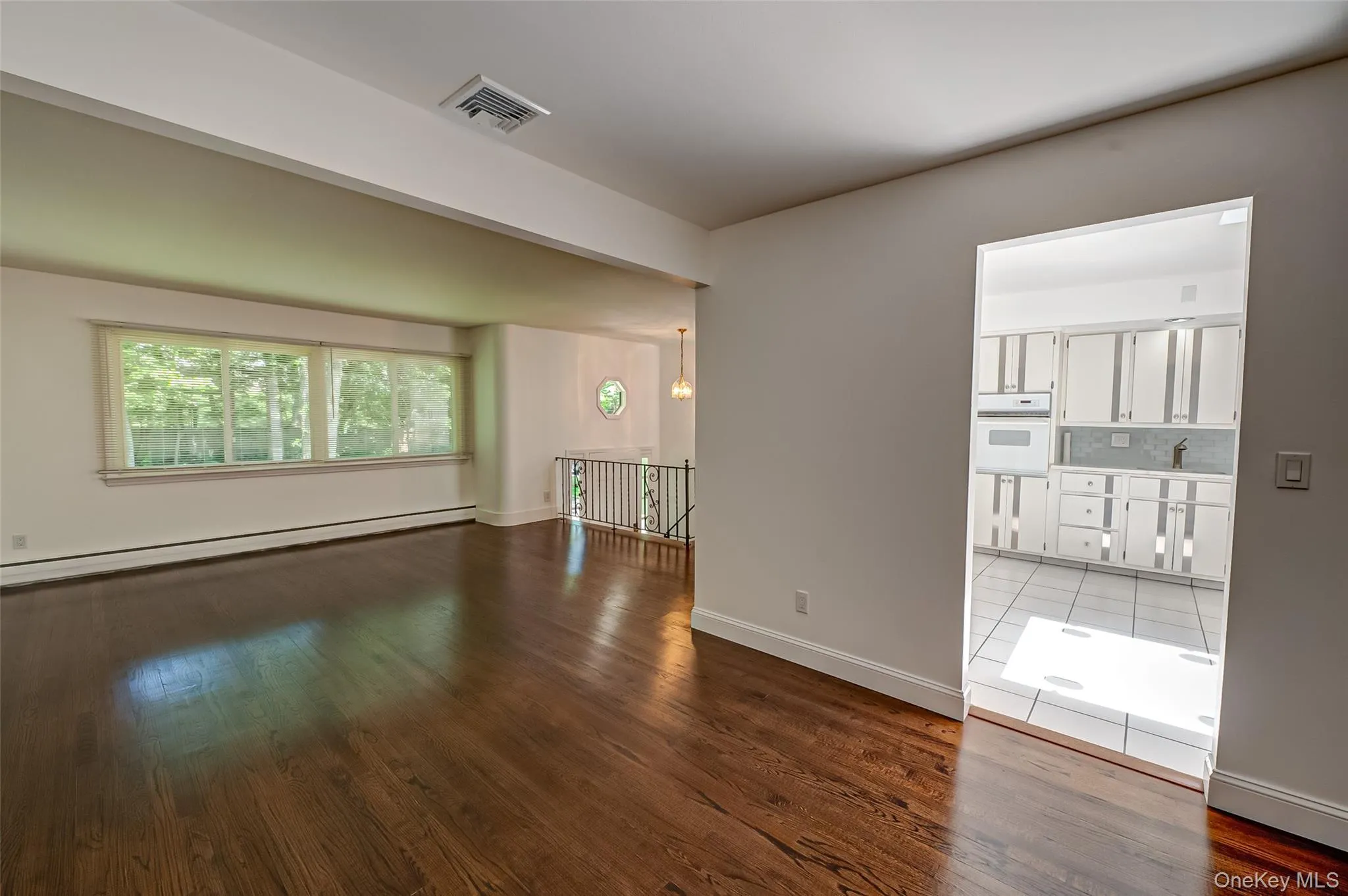 26 Valleywood Road, Smithtown, NY, 4 Bedrooms Bedrooms, 8 Rooms Rooms,2 BathroomsBathrooms,Residential Lease,For Rent,Valleywood,0,1028874 26 Valleywood Road, Smithtown, NY, 4 Bedrooms Bedrooms, 8 Rooms Rooms,2 BathroomsBathrooms,Residential Lease,For Rent,Valleywood,0,1028874