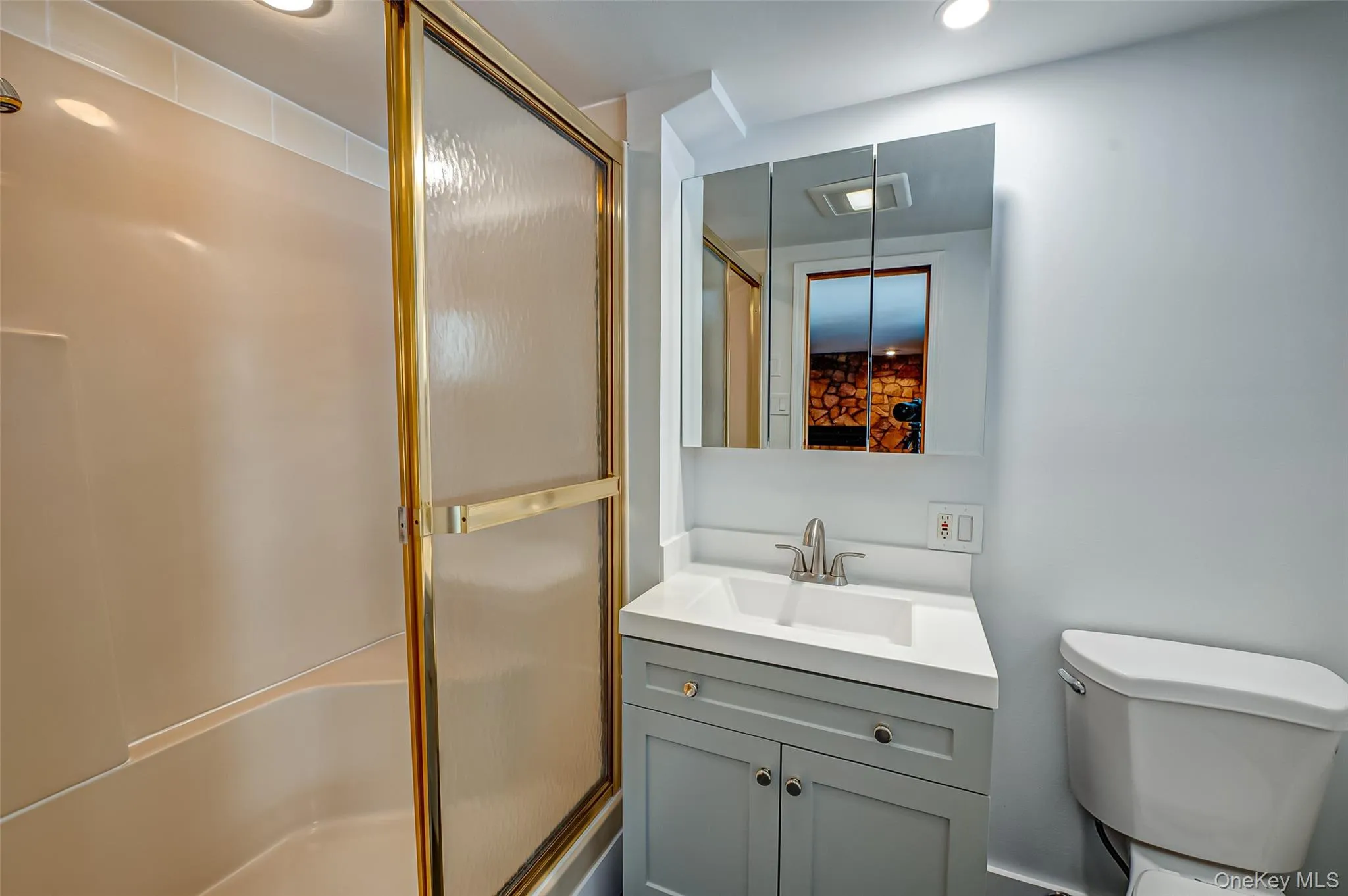26 Valleywood Road, Smithtown, NY, 4 Bedrooms Bedrooms, 8 Rooms Rooms,2 BathroomsBathrooms,Residential Lease,For Rent,Valleywood,0,1028874 26 Valleywood Road, Smithtown, NY, 4 Bedrooms Bedrooms, 8 Rooms Rooms,2 BathroomsBathrooms,Residential Lease,For Rent,Valleywood,0,1028874
