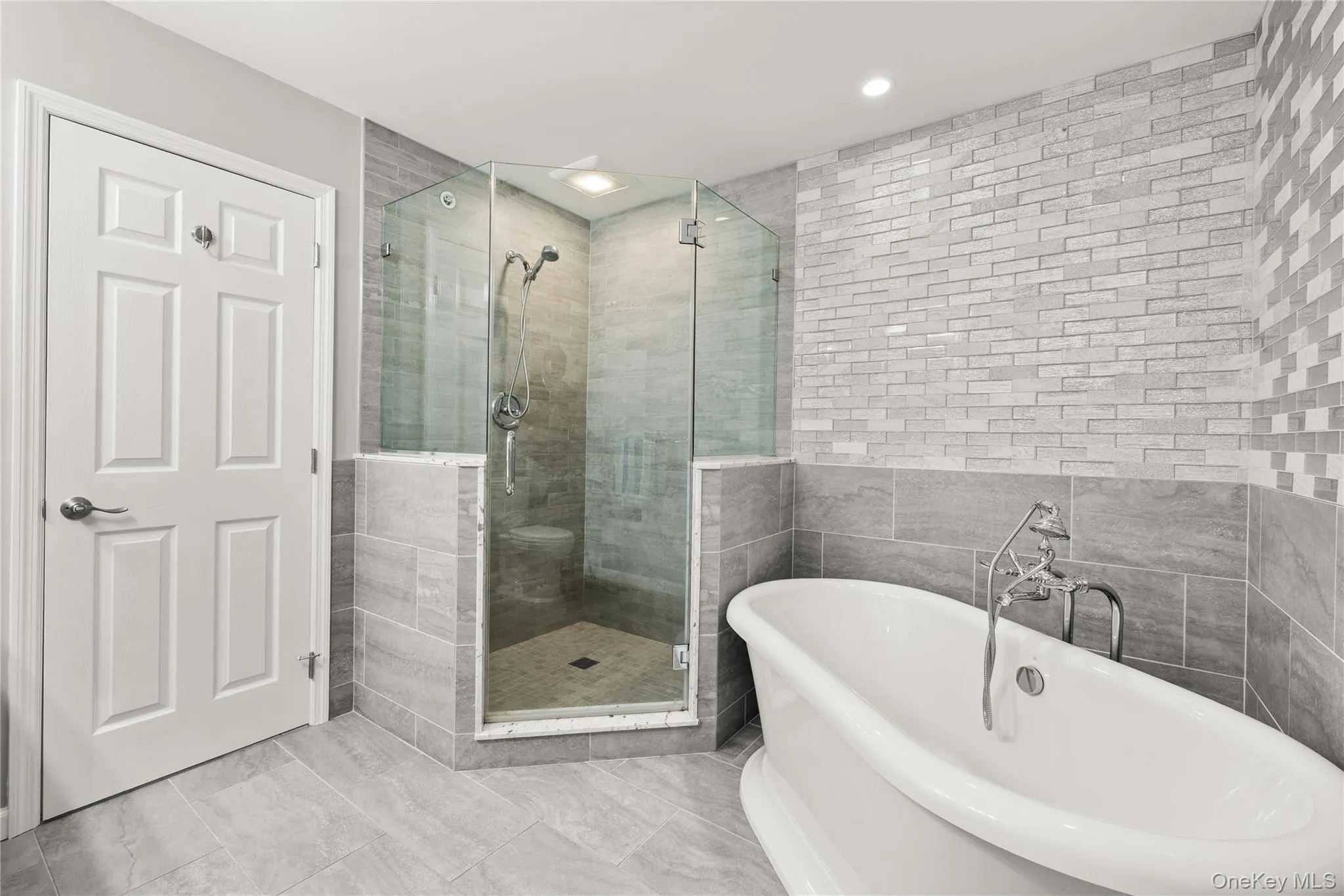 54 Meadow Pond Circle, Brookhaven, NY, 3 Bedrooms Bedrooms, 7 Rooms Rooms,2 BathroomsBathrooms,Residential,For Rent,Meadow Pond,0,1028876 54 Meadow Pond Circle, Brookhaven, NY, 3 Bedrooms Bedrooms, 7 Rooms Rooms,2 BathroomsBathrooms,Residential,For Rent,Meadow Pond,0,1028876