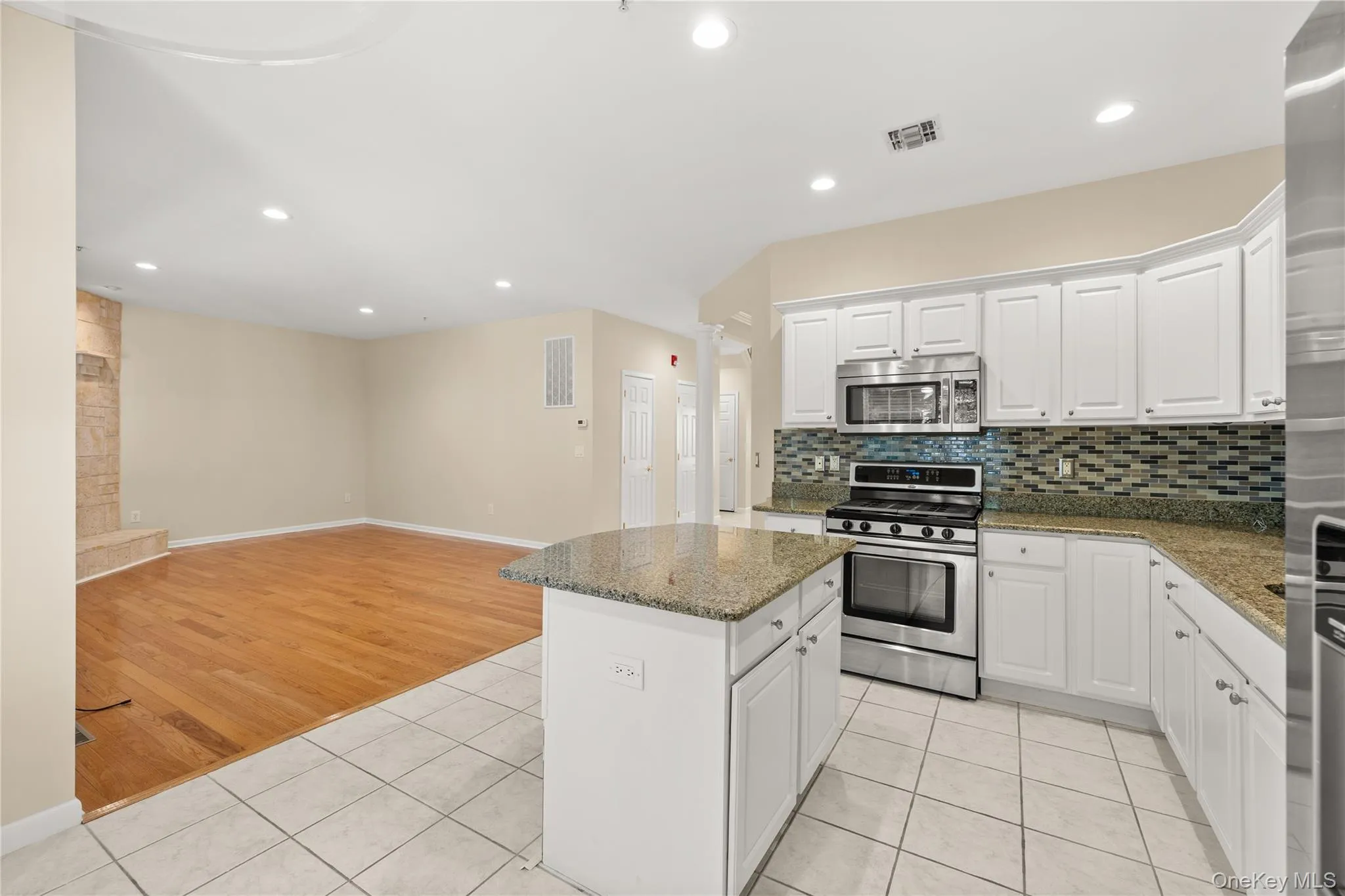 54 Meadow Pond Circle, Brookhaven, NY, 3 Bedrooms Bedrooms, 7 Rooms Rooms,2 BathroomsBathrooms,Residential,For Rent,Meadow Pond,0,1028876 54 Meadow Pond Circle, Brookhaven, NY, 3 Bedrooms Bedrooms, 7 Rooms Rooms,2 BathroomsBathrooms,Residential,For Rent,Meadow Pond,0,1028876