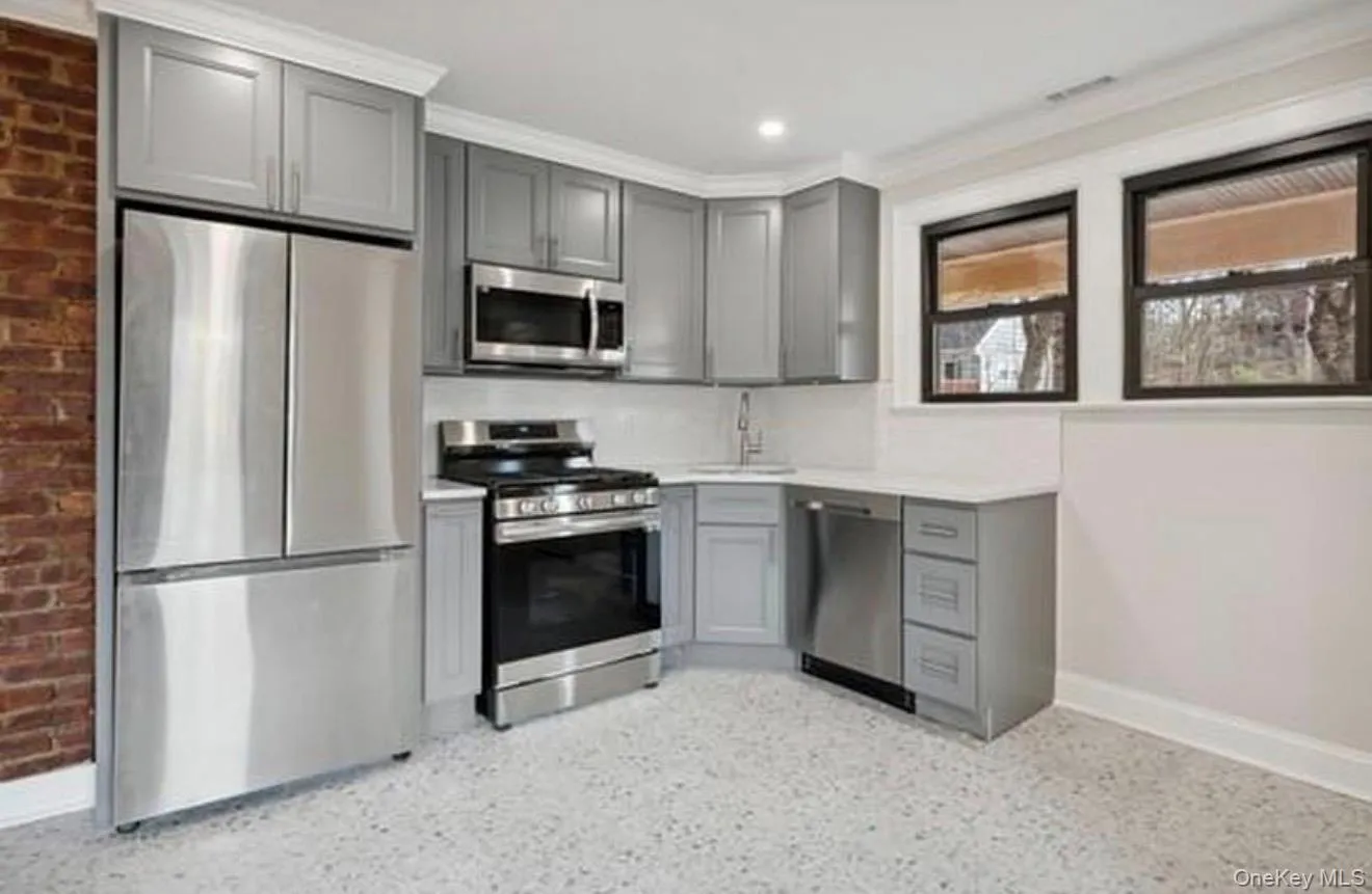 Fully equipped kitchen. Fully equipped kitchen.