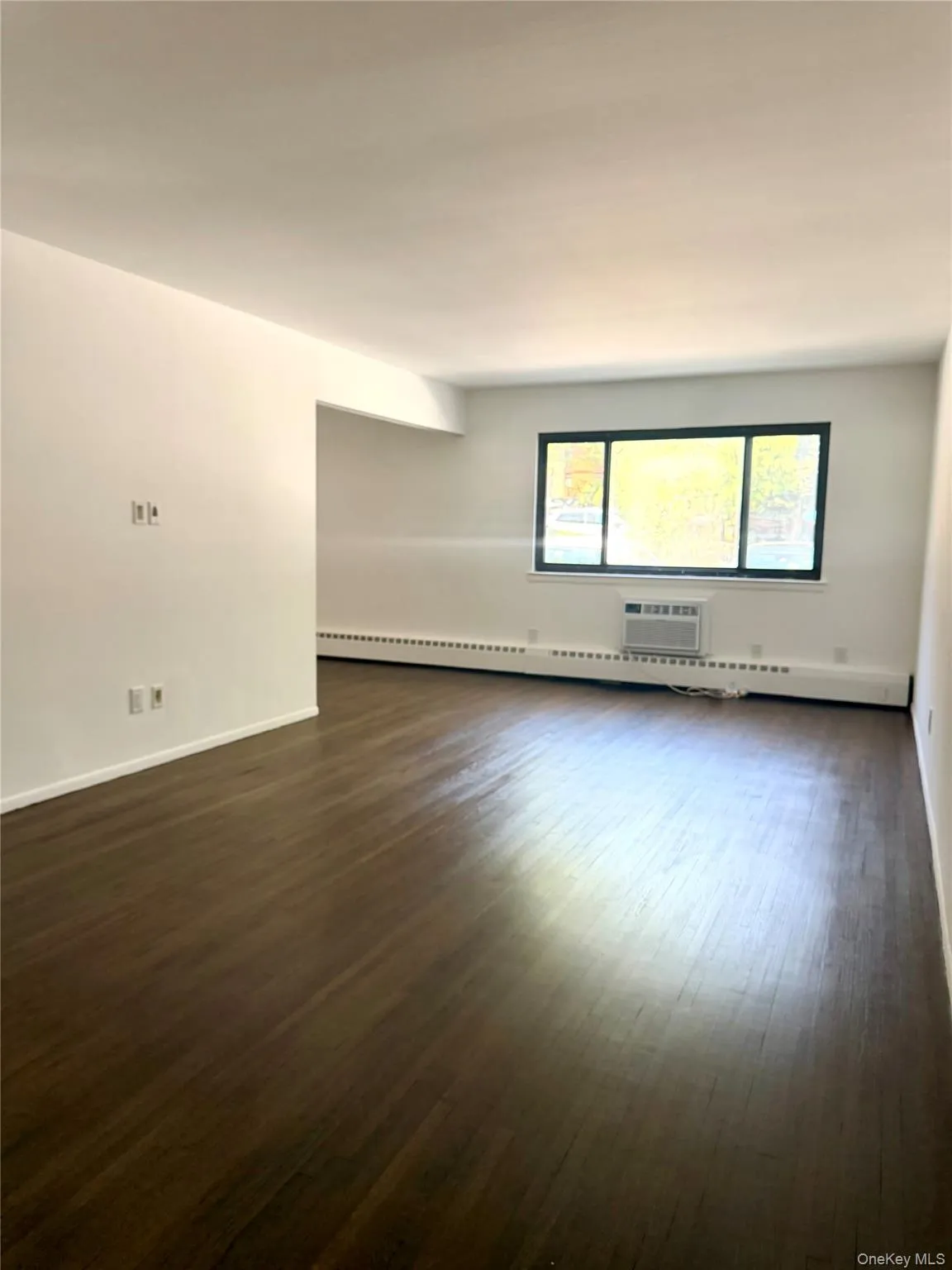 Hardwood floors Hardwood floors