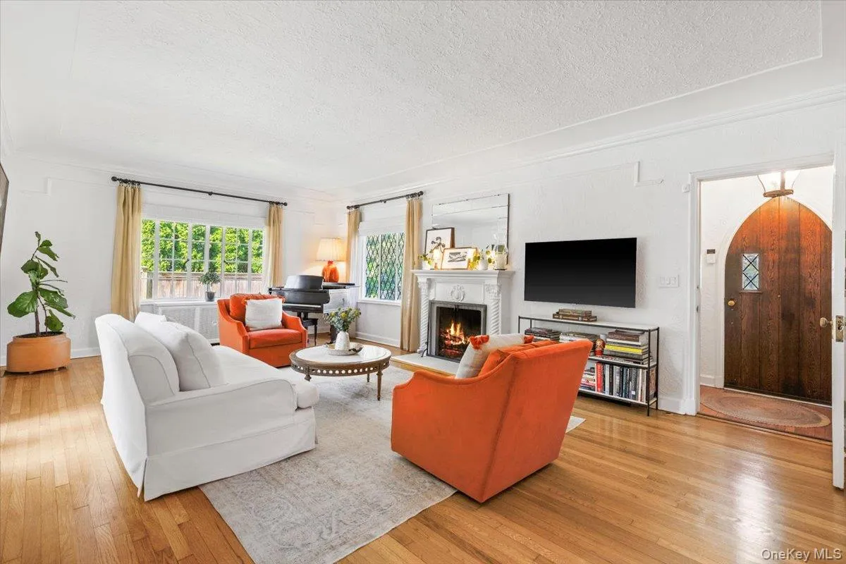 33 Maple Hill Drive, Mamaroneck, NY, 3 Bedrooms Bedrooms, 6 Rooms Rooms,2 BathroomsBathrooms,Residential,For Rent,Maple Hill,0,1028891 33 Maple Hill Drive, Mamaroneck, NY, 3 Bedrooms Bedrooms, 6 Rooms Rooms,2 BathroomsBathrooms,Residential,For Rent,Maple Hill,0,1028891