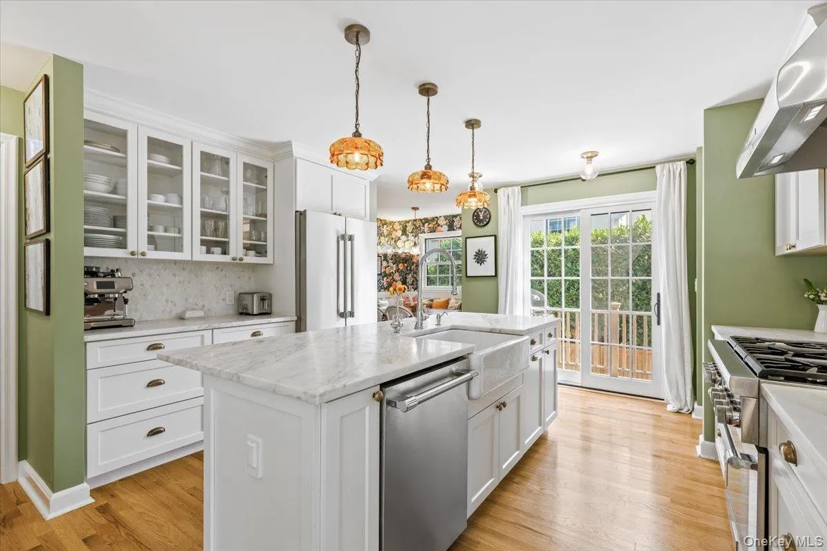 33 Maple Hill Drive, Mamaroneck, NY, 3 Bedrooms Bedrooms, 6 Rooms Rooms,2 BathroomsBathrooms,Residential,For Rent,Maple Hill,0,1028891 33 Maple Hill Drive, Mamaroneck, NY, 3 Bedrooms Bedrooms, 6 Rooms Rooms,2 BathroomsBathrooms,Residential,For Rent,Maple Hill,0,1028891