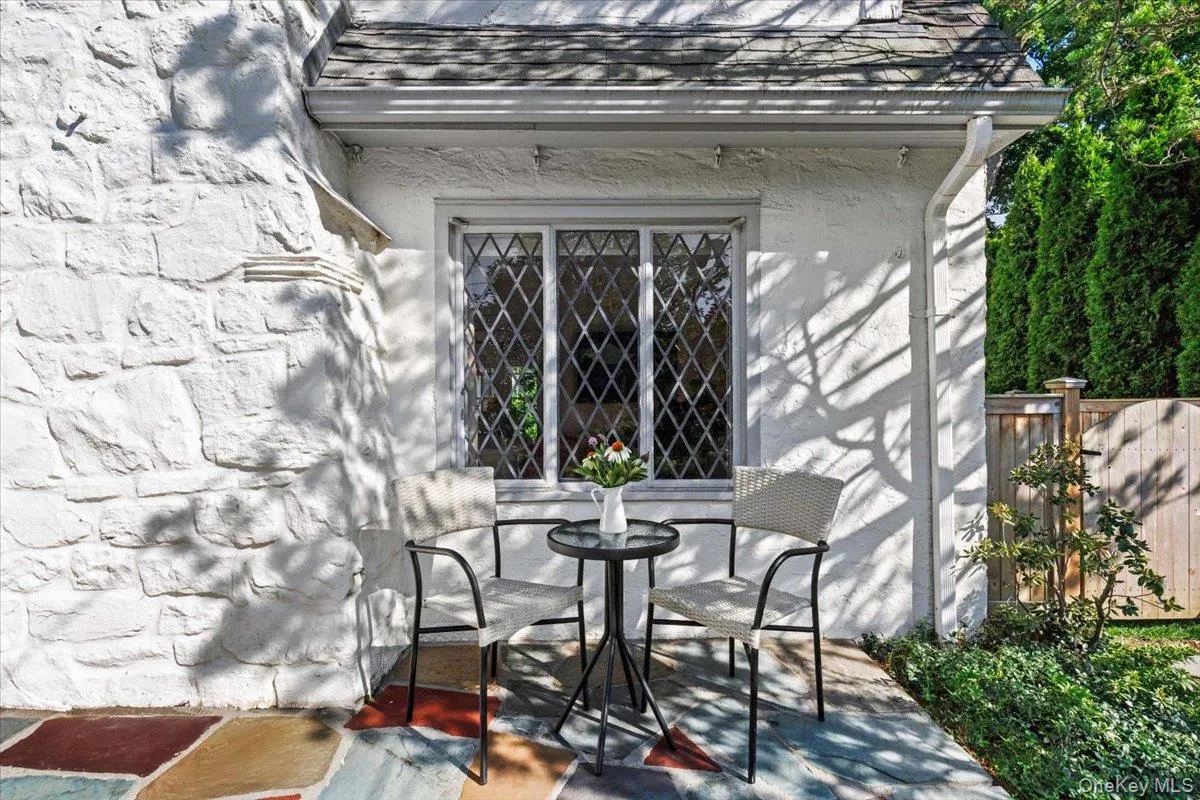 33 Maple Hill Drive, Mamaroneck, NY, 3 Bedrooms Bedrooms, 6 Rooms Rooms,2 BathroomsBathrooms,Residential,For Rent,Maple Hill,0,1028891 33 Maple Hill Drive, Mamaroneck, NY, 3 Bedrooms Bedrooms, 6 Rooms Rooms,2 BathroomsBathrooms,Residential,For Rent,Maple Hill,0,1028891