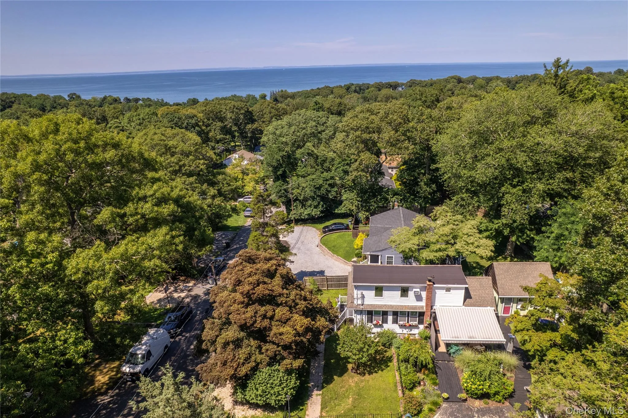 Just a few of blocks from acres of desirable North Shore beaches Just a few of blocks from acres of desirable North Shore beaches