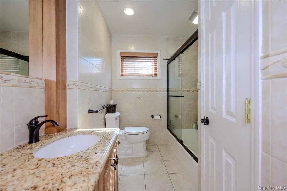 6 Geoffrey Lane, Hempstead, NY, 3 Bedrooms Bedrooms, 8 Rooms Rooms,2 BathroomsBathrooms,Residential,For Rent,Geoffrey,0,1028895 6 Geoffrey Lane, Hempstead, NY, 3 Bedrooms Bedrooms, 8 Rooms Rooms,2 BathroomsBathrooms,Residential,For Rent,Geoffrey,0,1028895
