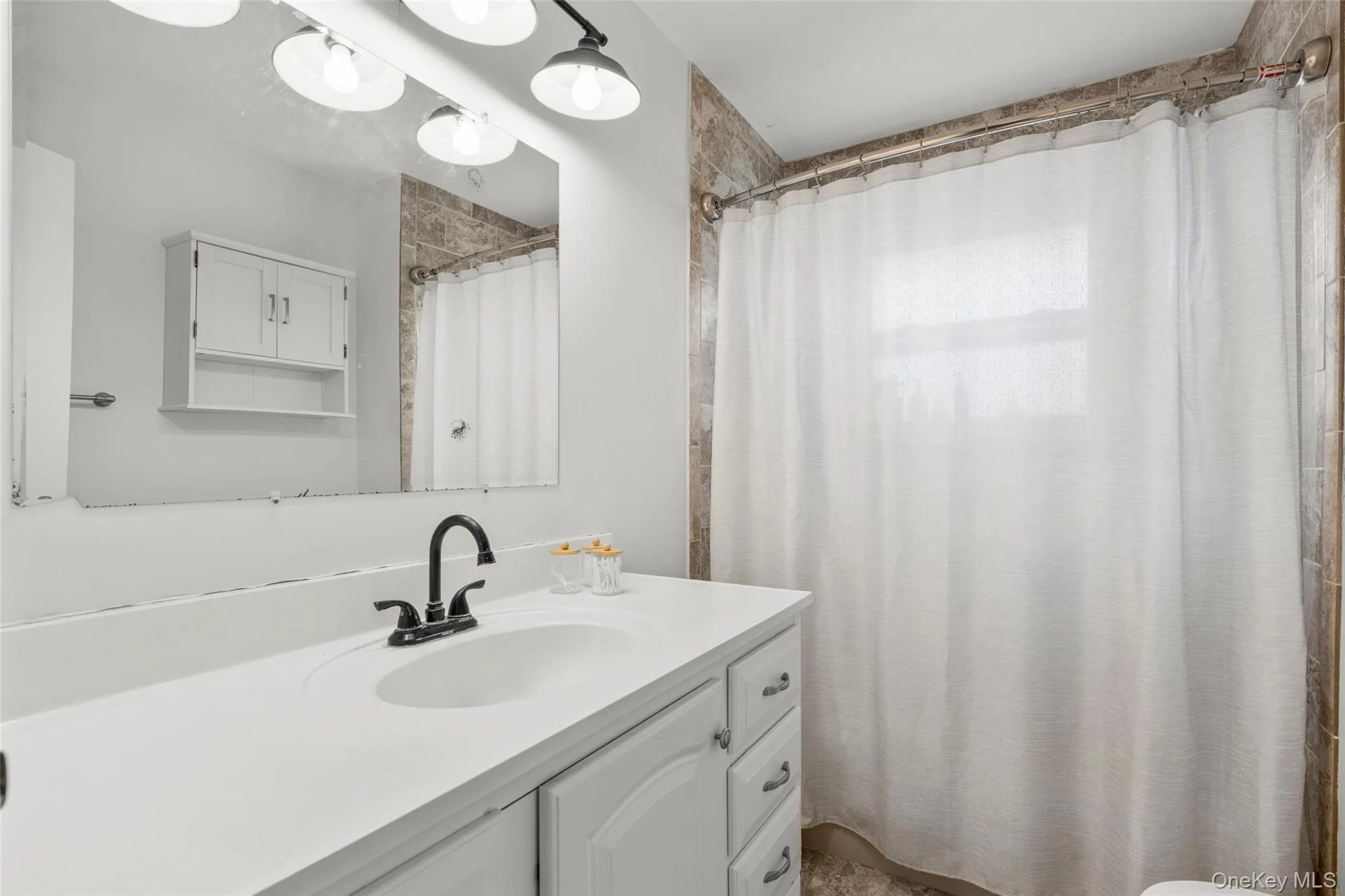 14 Alpine Drive, Wappinger, NY, 3 Bedrooms Bedrooms, 6 Rooms Rooms,1 BathroomBathrooms,Residential,For Rent,Alpine,0,1028903 14 Alpine Drive, Wappinger, NY, 3 Bedrooms Bedrooms, 6 Rooms Rooms,1 BathroomBathrooms,Residential,For Rent,Alpine,0,1028903