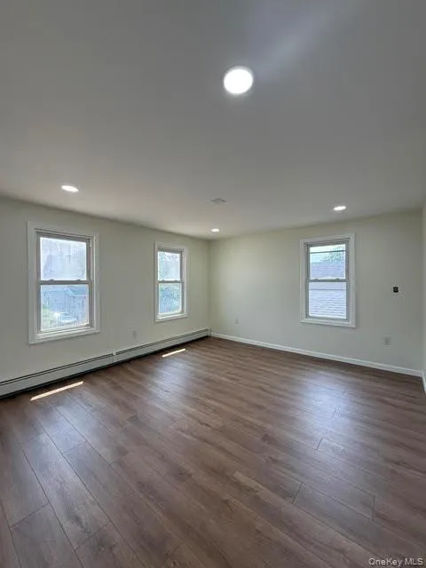 40 Corona Avenue, Hempstead, NY, 1 Bedroom Bedrooms, 4 Rooms Rooms,1 BathroomBathrooms,Residential Lease,For Rent,Corona,0,1028906 40 Corona Avenue, Hempstead, NY, 1 Bedroom Bedrooms, 4 Rooms Rooms,1 BathroomBathrooms,Residential Lease,For Rent,Corona,0,1028906