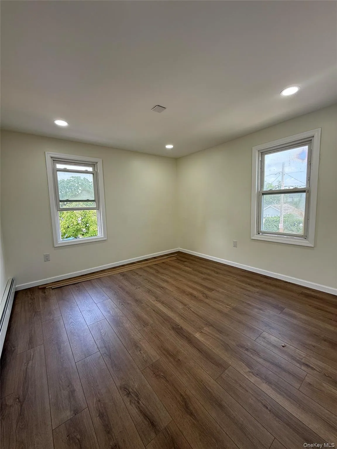 40 Corona Avenue, Hempstead, NY, 1 Bedroom Bedrooms, 4 Rooms Rooms,1 BathroomBathrooms,Residential Lease,For Rent,Corona,0,1028906 40 Corona Avenue, Hempstead, NY, 1 Bedroom Bedrooms, 4 Rooms Rooms,1 BathroomBathrooms,Residential Lease,For Rent,Corona,0,1028906