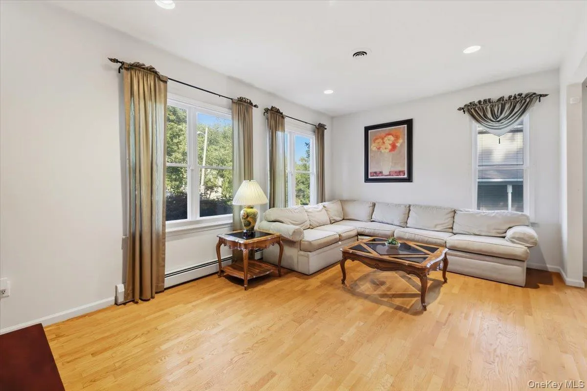 5 Dennis McHugh Court, Orangetown, NY, 4 Bedrooms Bedrooms, 7 Rooms Rooms,2 BathroomsBathrooms,Residential,For Rent,Dennis McHugh,0,1028912 5 Dennis McHugh Court, Orangetown, NY, 4 Bedrooms Bedrooms, 7 Rooms Rooms,2 BathroomsBathrooms,Residential,For Rent,Dennis McHugh,0,1028912