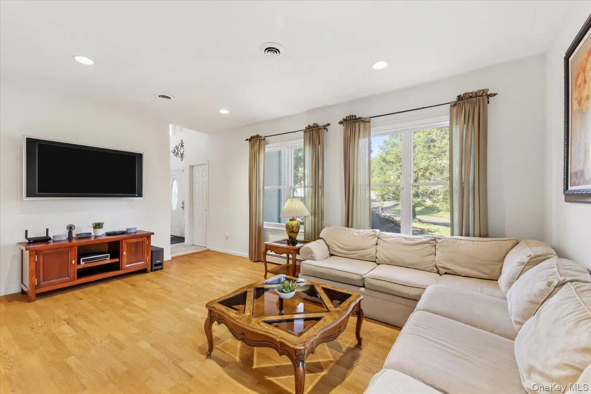 5 Dennis McHugh Court, Orangetown, NY, 4 Bedrooms Bedrooms, 7 Rooms Rooms,2 BathroomsBathrooms,Residential,For Rent,Dennis McHugh,0,1028912 5 Dennis McHugh Court, Orangetown, NY, 4 Bedrooms Bedrooms, 7 Rooms Rooms,2 BathroomsBathrooms,Residential,For Rent,Dennis McHugh,0,1028912
