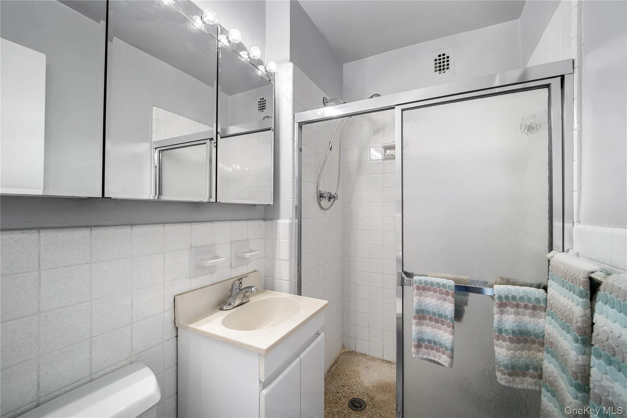 211-65 23rd Avenue, New York, NY, 3 Bedrooms Bedrooms, 6 Rooms Rooms,2 BathroomsBathrooms,Residential,For Rent,23rd,0,1028914 211-65 23rd Avenue, New York, NY, 3 Bedrooms Bedrooms, 6 Rooms Rooms,2 BathroomsBathrooms,Residential,For Rent,23rd,0,1028914