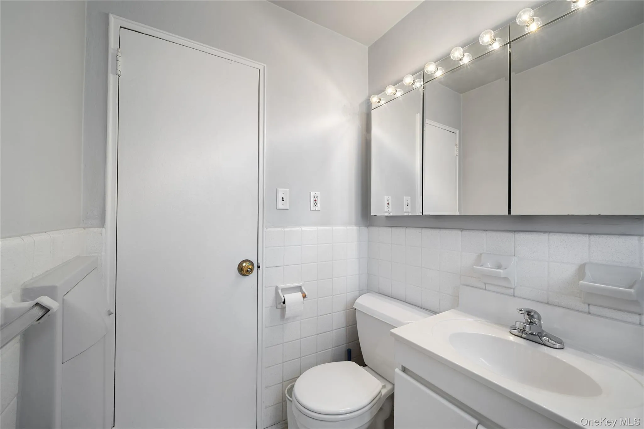 211-65 23rd Avenue, New York, NY, 3 Bedrooms Bedrooms, 6 Rooms Rooms,2 BathroomsBathrooms,Residential,For Rent,23rd,0,1028914 211-65 23rd Avenue, New York, NY, 3 Bedrooms Bedrooms, 6 Rooms Rooms,2 BathroomsBathrooms,Residential,For Rent,23rd,0,1028914