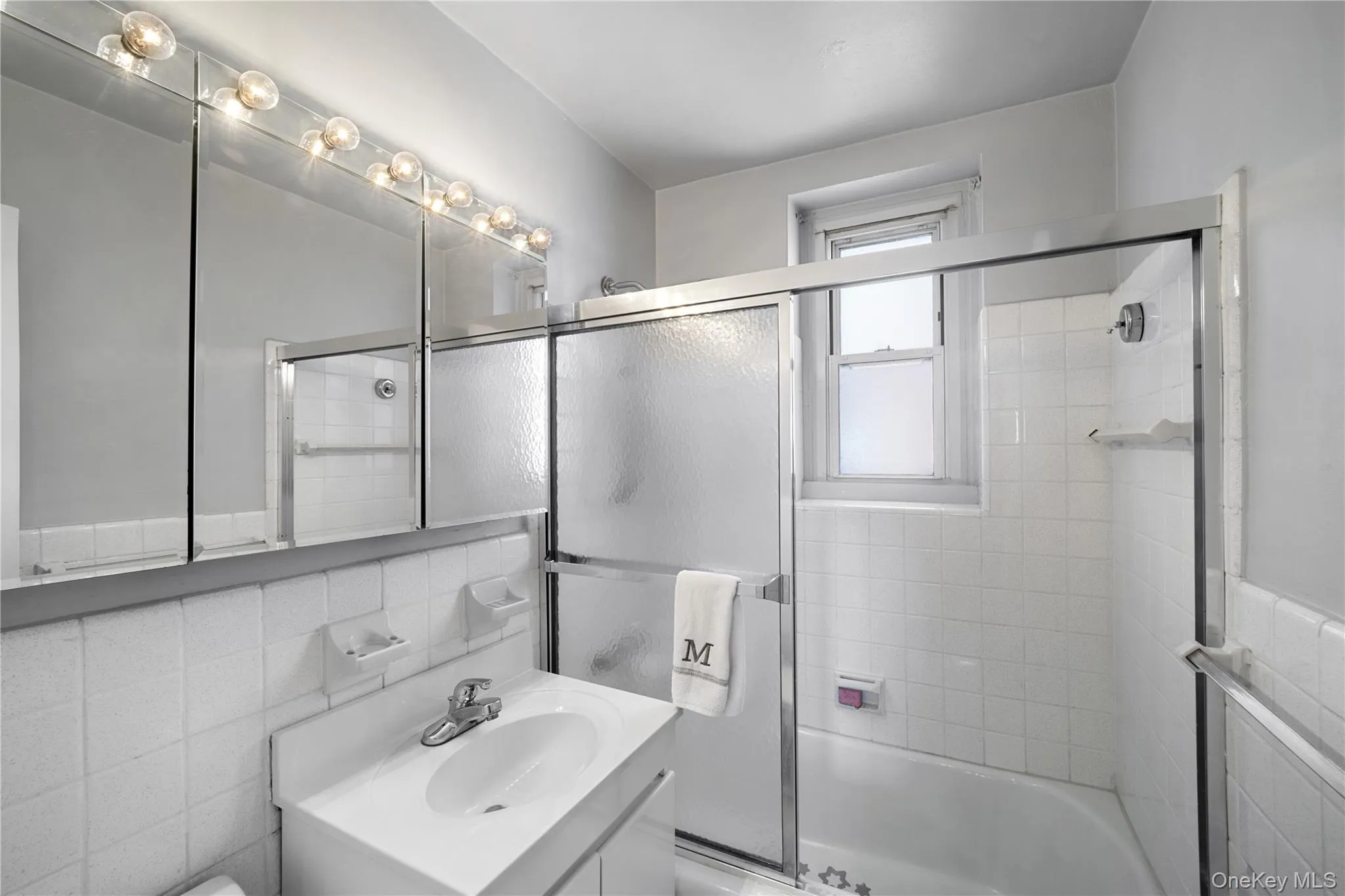 211-65 23rd Avenue, New York, NY, 3 Bedrooms Bedrooms, 6 Rooms Rooms,2 BathroomsBathrooms,Residential,For Rent,23rd,0,1028914 211-65 23rd Avenue, New York, NY, 3 Bedrooms Bedrooms, 6 Rooms Rooms,2 BathroomsBathrooms,Residential,For Rent,23rd,0,1028914