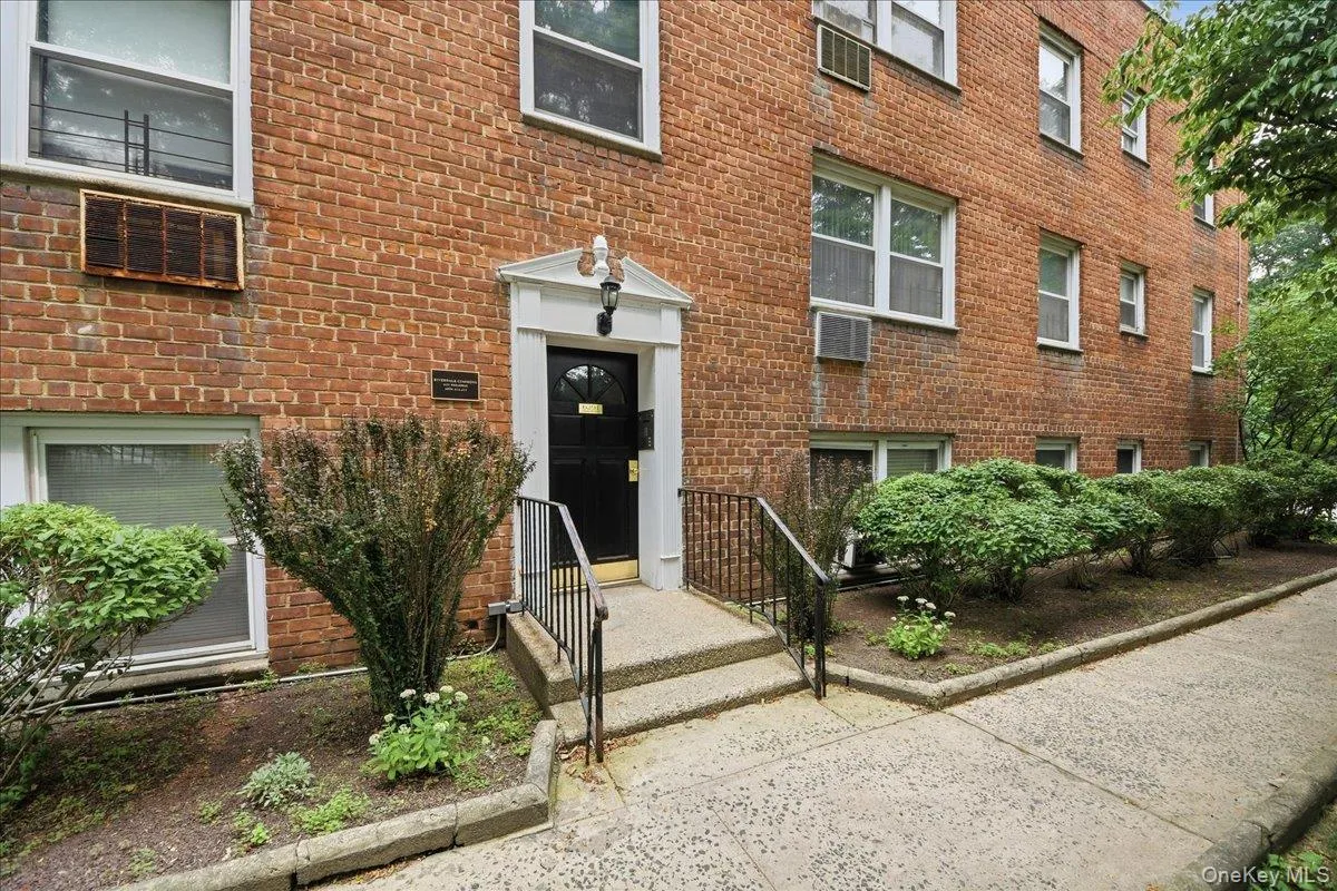 6291 Broadway, New York, NY, 3 Rooms Rooms,1 BathroomBathrooms,Residential,For Rent,Broadway,0,1028916 6291 Broadway, New York, NY, 3 Rooms Rooms,1 BathroomBathrooms,Residential,For Rent,Broadway,0,1028916
