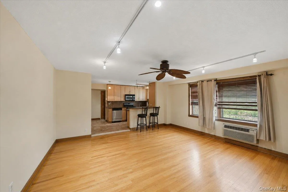 6291 Broadway, New York, NY, 3 Rooms Rooms,1 BathroomBathrooms,Residential,For Rent,Broadway,0,1028916 6291 Broadway, New York, NY, 3 Rooms Rooms,1 BathroomBathrooms,Residential,For Rent,Broadway,0,1028916