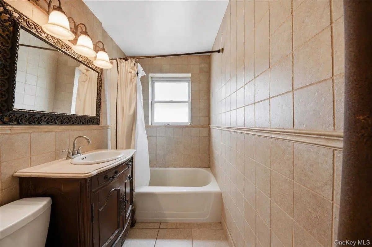 6291 Broadway, New York, NY, 3 Rooms Rooms,1 BathroomBathrooms,Residential,For Rent,Broadway,0,1028916 6291 Broadway, New York, NY, 3 Rooms Rooms,1 BathroomBathrooms,Residential,For Rent,Broadway,0,1028916