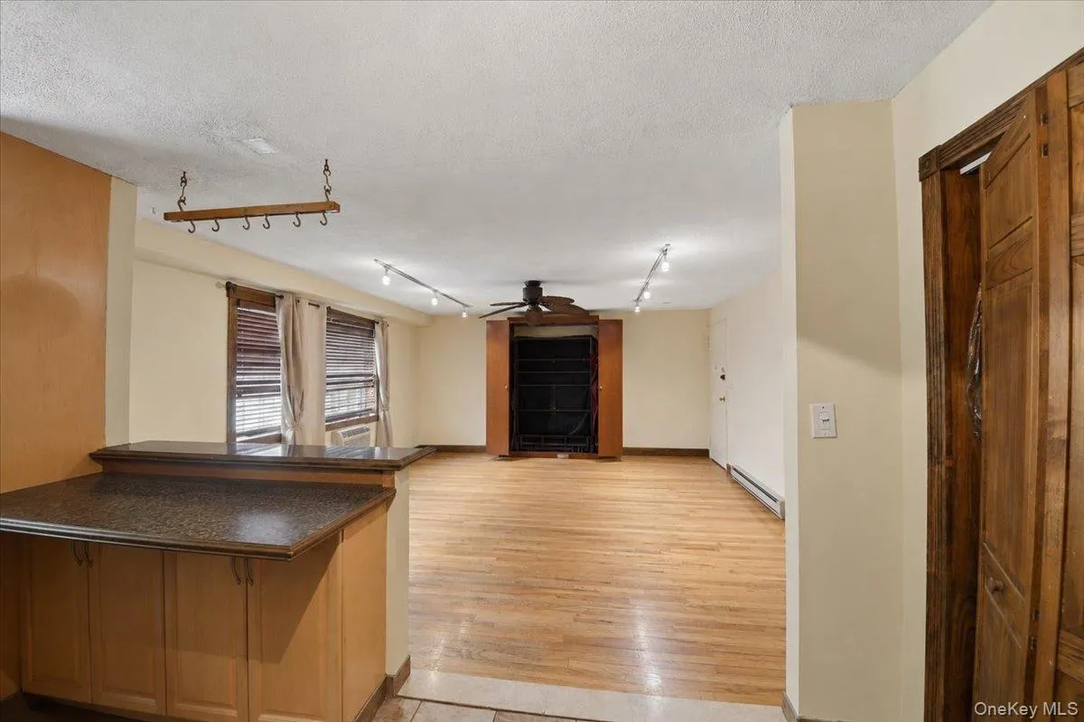 6291 Broadway, New York, NY, 3 Rooms Rooms,1 BathroomBathrooms,Residential,For Rent,Broadway,0,1028916 6291 Broadway, New York, NY, 3 Rooms Rooms,1 BathroomBathrooms,Residential,For Rent,Broadway,0,1028916