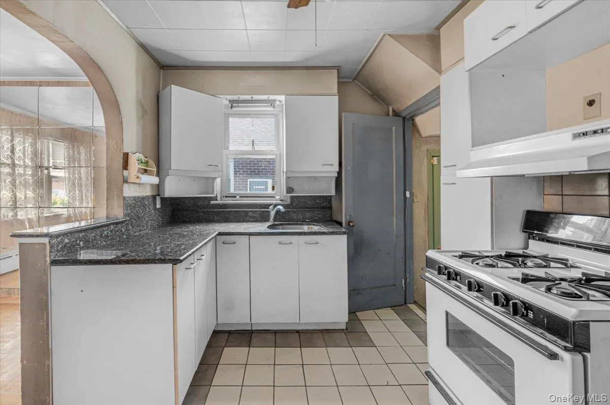 125 Sterling Road, Hempstead, NY, 4 Bedrooms Bedrooms, 8 Rooms Rooms,2 BathroomsBathrooms,Residential,For Rent,Sterling,0,1028922 125 Sterling Road, Hempstead, NY, 4 Bedrooms Bedrooms, 8 Rooms Rooms,2 BathroomsBathrooms,Residential,For Rent,Sterling,0,1028922