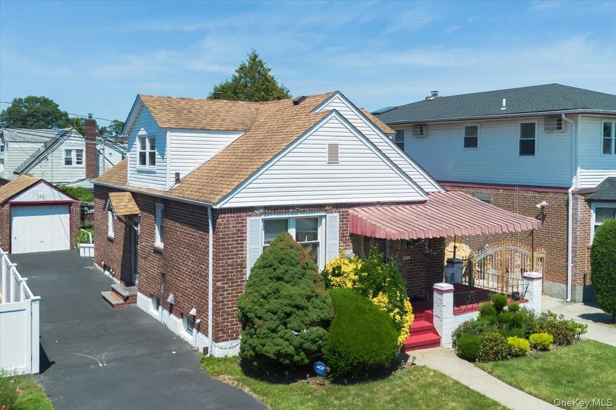 125 Sterling Road, Hempstead, NY, 4 Bedrooms Bedrooms, 8 Rooms Rooms,2 BathroomsBathrooms,Residential,For Rent,Sterling,0,1028922 125 Sterling Road, Hempstead, NY, 4 Bedrooms Bedrooms, 8 Rooms Rooms,2 BathroomsBathrooms,Residential,For Rent,Sterling,0,1028922