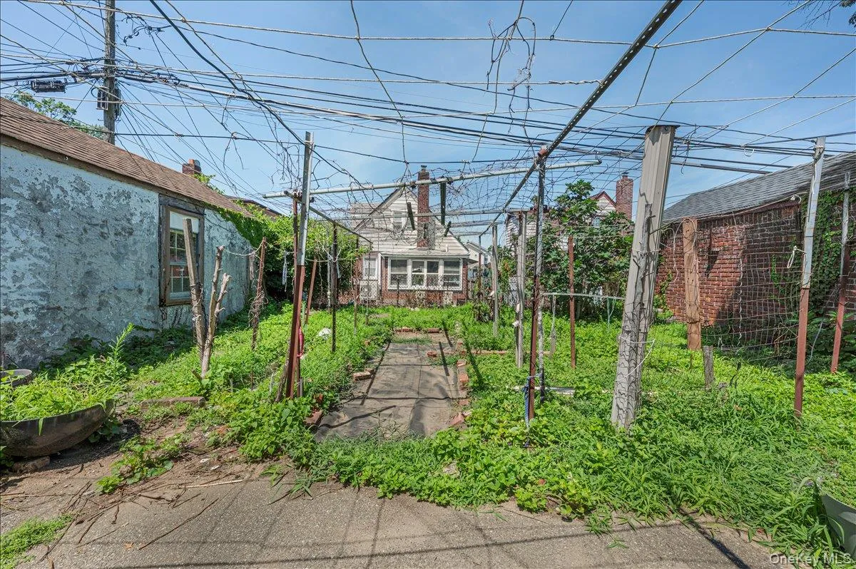 125 Sterling Road, Hempstead, NY, 4 Bedrooms Bedrooms, 8 Rooms Rooms,2 BathroomsBathrooms,Residential,For Rent,Sterling,0,1028922 125 Sterling Road, Hempstead, NY, 4 Bedrooms Bedrooms, 8 Rooms Rooms,2 BathroomsBathrooms,Residential,For Rent,Sterling,0,1028922