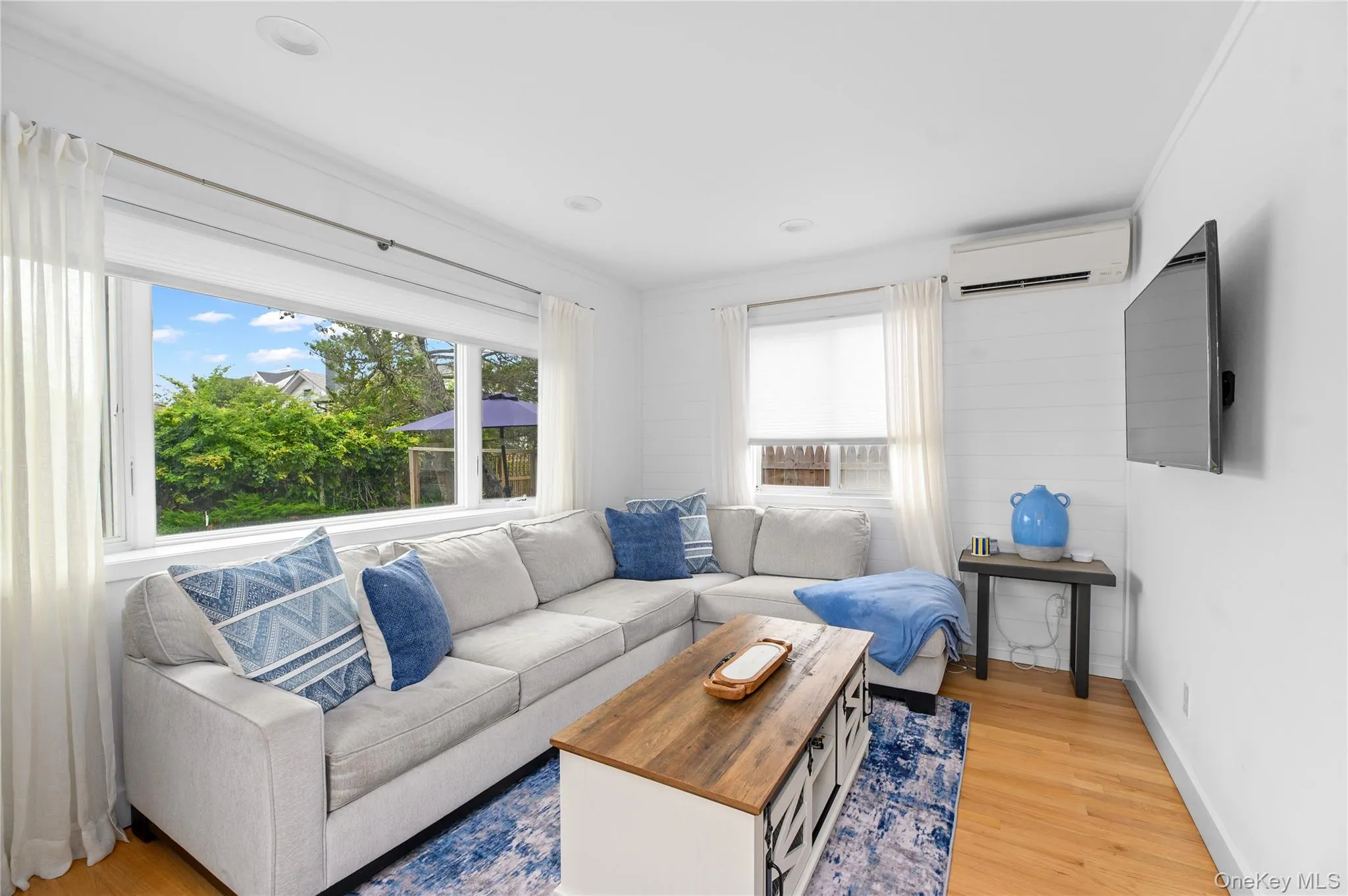 29 Bungalow Walk, Islip, NY, 3 Bedrooms Bedrooms, 7 Rooms Rooms,2 BathroomsBathrooms,Residential,For Rent,Bungalow,0,1028928 29 Bungalow Walk, Islip, NY, 3 Bedrooms Bedrooms, 7 Rooms Rooms,2 BathroomsBathrooms,Residential,For Rent,Bungalow,0,1028928