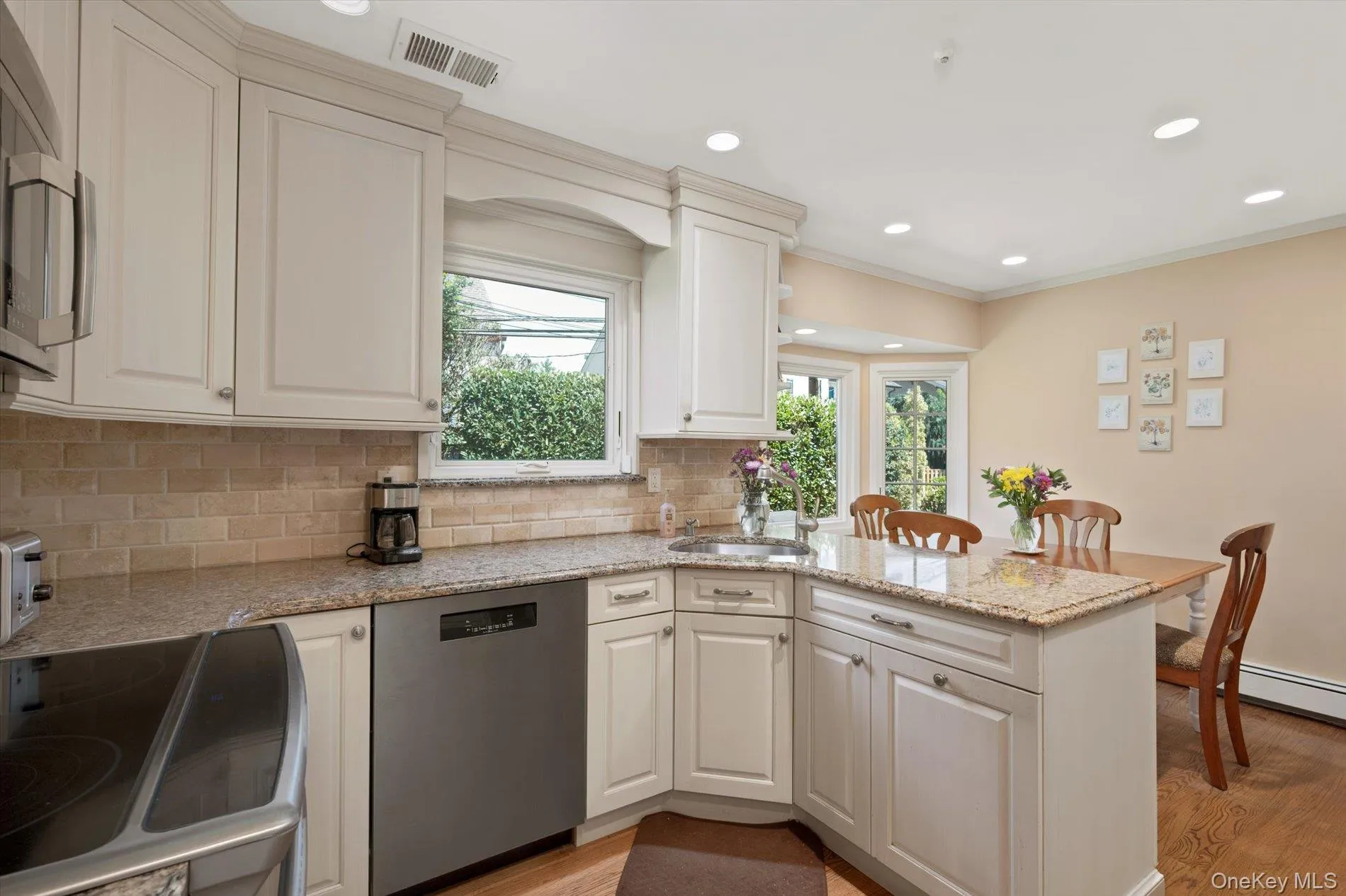 15 Huber Court, Hempstead, NY, 4 Bedrooms Bedrooms, 8 Rooms Rooms,2 BathroomsBathrooms,Residential,For Rent,Huber,0,1028944 15 Huber Court, Hempstead, NY, 4 Bedrooms Bedrooms, 8 Rooms Rooms,2 BathroomsBathrooms,Residential,For Rent,Huber,0,1028944