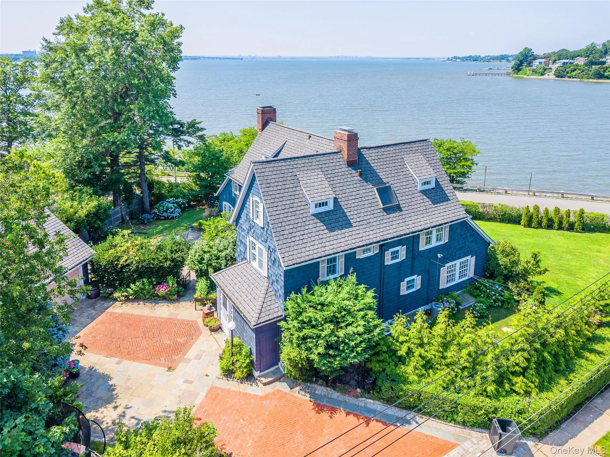 1120 Shore Road, New York, NY, 6 Bedrooms Bedrooms, 18 Rooms Rooms,3 BathroomsBathrooms,Residential,For Rent,Shore,0,1028948 1120 Shore Road, New York, NY, 6 Bedrooms Bedrooms, 18 Rooms Rooms,3 BathroomsBathrooms,Residential,For Rent,Shore,0,1028948