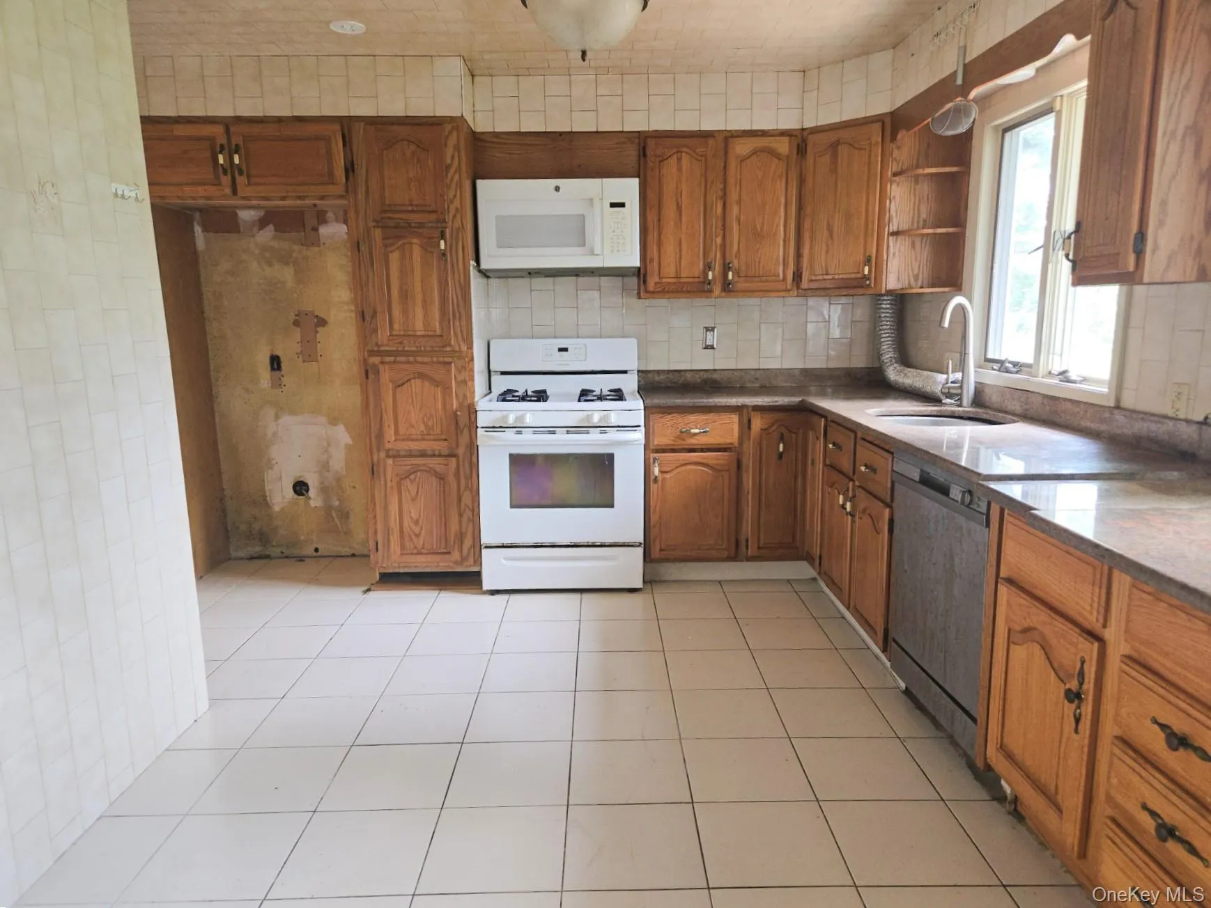 4 Broadfield Place, Glen Cove, NY, 4 Bedrooms Bedrooms, 10 Rooms Rooms,3 BathroomsBathrooms,Residential,For Rent,Broadfield,0,1028957 4 Broadfield Place, Glen Cove, NY, 4 Bedrooms Bedrooms, 10 Rooms Rooms,3 BathroomsBathrooms,Residential,For Rent,Broadfield,0,1028957