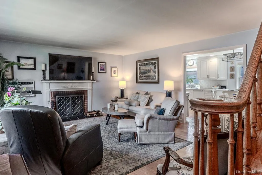 267 Hill Street, North Hempstead, NY, 5 Bedrooms Bedrooms, 10 Rooms Rooms,2 BathroomsBathrooms,Residential,For Rent,Hill,0,1028958 267 Hill Street, North Hempstead, NY, 5 Bedrooms Bedrooms, 10 Rooms Rooms,2 BathroomsBathrooms,Residential,For Rent,Hill,0,1028958