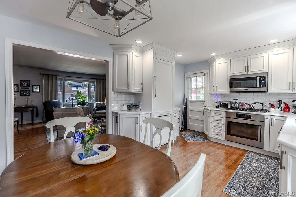 267 Hill Street, North Hempstead, NY, 5 Bedrooms Bedrooms, 10 Rooms Rooms,2 BathroomsBathrooms,Residential,For Rent,Hill,0,1028958 267 Hill Street, North Hempstead, NY, 5 Bedrooms Bedrooms, 10 Rooms Rooms,2 BathroomsBathrooms,Residential,For Rent,Hill,0,1028958