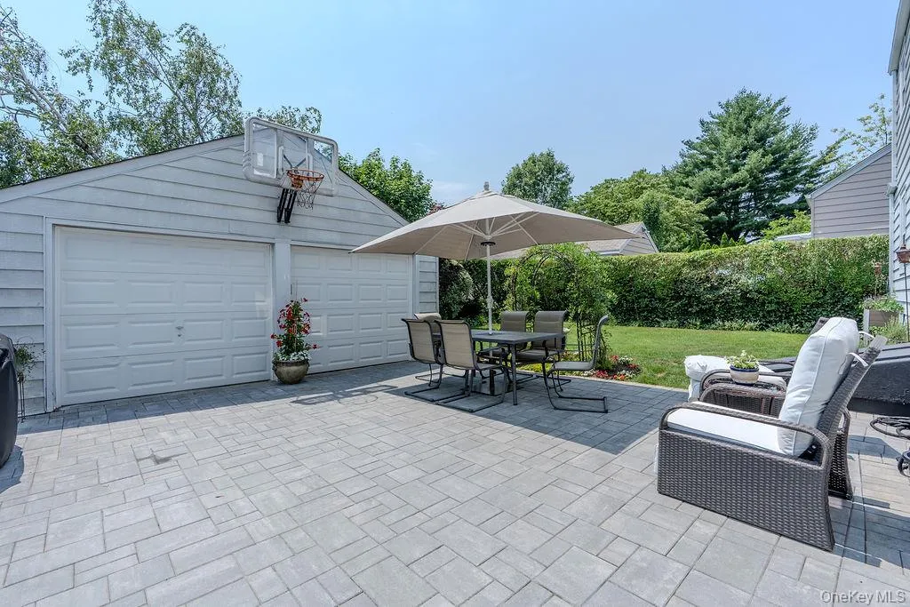 267 Hill Street, North Hempstead, NY, 5 Bedrooms Bedrooms, 10 Rooms Rooms,2 BathroomsBathrooms,Residential,For Rent,Hill,0,1028958 267 Hill Street, North Hempstead, NY, 5 Bedrooms Bedrooms, 10 Rooms Rooms,2 BathroomsBathrooms,Residential,For Rent,Hill,0,1028958