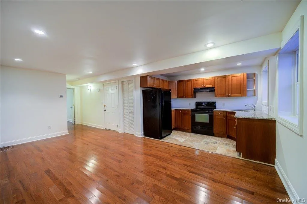 308 Main Street, Beacon, NY, 1 Bedroom Bedrooms, 5 Rooms Rooms,1 BathroomBathrooms,Residential Lease,For Rent,Main,0,1028960 308 Main Street, Beacon, NY, 1 Bedroom Bedrooms, 5 Rooms Rooms,1 BathroomBathrooms,Residential Lease,For Rent,Main,0,1028960
