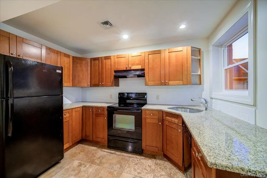 308 Main Street, Beacon, NY, 1 Bedroom Bedrooms, 5 Rooms Rooms,1 BathroomBathrooms,Residential Lease,For Rent,Main,0,1028960 308 Main Street, Beacon, NY, 1 Bedroom Bedrooms, 5 Rooms Rooms,1 BathroomBathrooms,Residential Lease,For Rent,Main,0,1028960