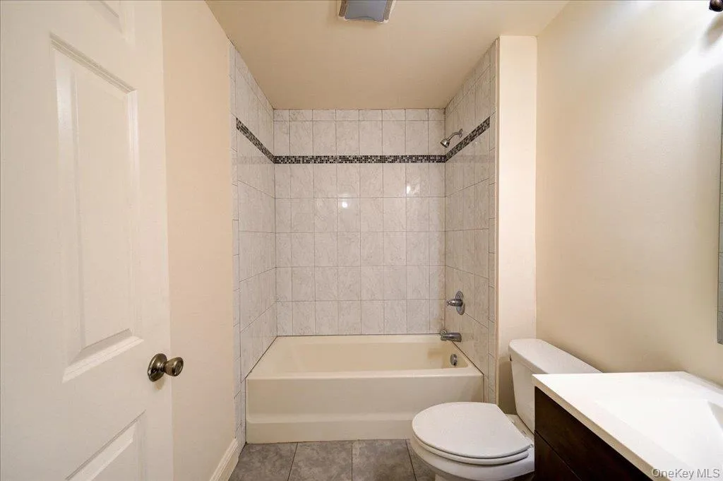 308 Main Street, Beacon, NY, 1 Bedroom Bedrooms, 5 Rooms Rooms,1 BathroomBathrooms,Residential Lease,For Rent,Main,0,1028960 308 Main Street, Beacon, NY, 1 Bedroom Bedrooms, 5 Rooms Rooms,1 BathroomBathrooms,Residential Lease,For Rent,Main,0,1028960