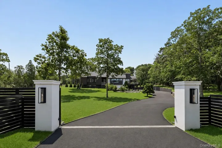 138 Longview Road, Southampton, New York 11968