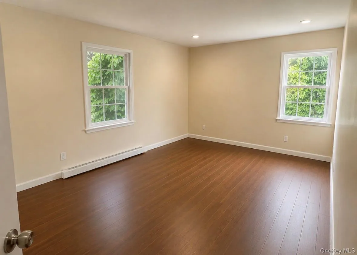 81 Bellwood Avenue, Brookhaven, NY, 4 Bedrooms Bedrooms, 8 Rooms Rooms,2 BathroomsBathrooms,Residential Lease,For Rent,Bellwood,0,1028966 81 Bellwood Avenue, Brookhaven, NY, 4 Bedrooms Bedrooms, 8 Rooms Rooms,2 BathroomsBathrooms,Residential Lease,For Rent,Bellwood,0,1028966