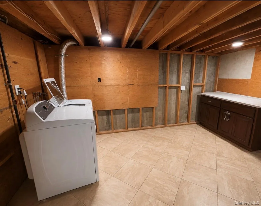 81 Bellwood Avenue, Brookhaven, NY, 4 Bedrooms Bedrooms, 8 Rooms Rooms,2 BathroomsBathrooms,Residential Lease,For Rent,Bellwood,0,1028966 81 Bellwood Avenue, Brookhaven, NY, 4 Bedrooms Bedrooms, 8 Rooms Rooms,2 BathroomsBathrooms,Residential Lease,For Rent,Bellwood,0,1028966