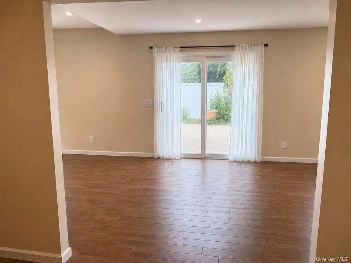 81 Bellwood Avenue, Brookhaven, NY, 4 Bedrooms Bedrooms, 8 Rooms Rooms,2 BathroomsBathrooms,Residential Lease,For Rent,Bellwood,0,1028966 81 Bellwood Avenue, Brookhaven, NY, 4 Bedrooms Bedrooms, 8 Rooms Rooms,2 BathroomsBathrooms,Residential Lease,For Rent,Bellwood,0,1028966